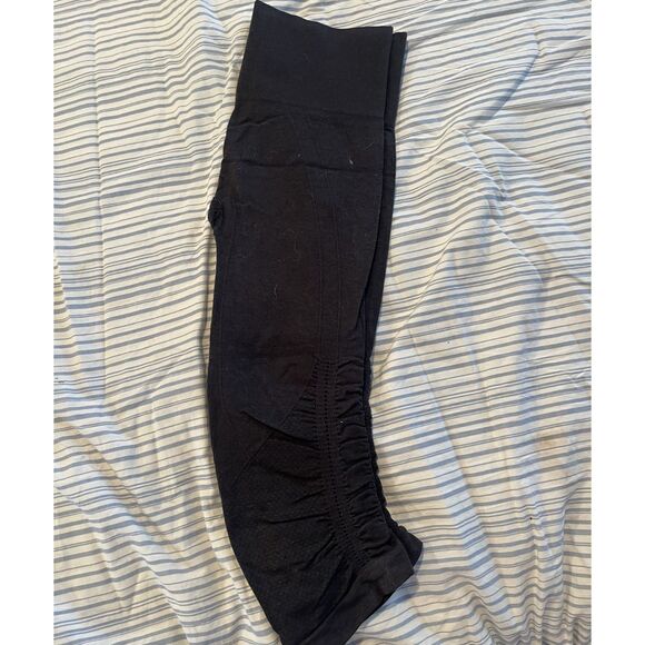 Lululemon Leggings - The Flow Cropped Grey - Size 2 - Picture 4 of 4